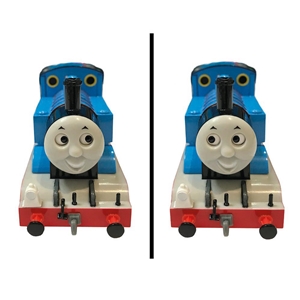 00642BE Thomas with Annie & Clarabel OO Scale Electric Train Set EYES