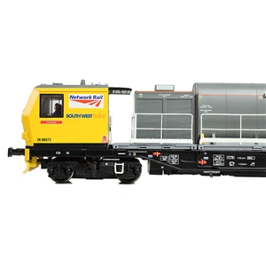 31-578 Windhoff MPV 2-Car Set Network Rail Yellow - cab