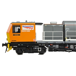 31-579 Windhoff MPV 2-Car Set Network Rail Orange -02