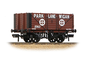 37-082C - 7 Plank End Door Wagon 