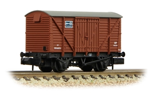 BR 12T Vent. Van Planked Sides BR Bauxite (Early) 'ICI Fertilizer'