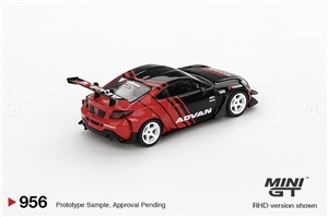 Toyota GR86 HKS Type R Advan 2022 Tokyo Auto Salon (RHD)