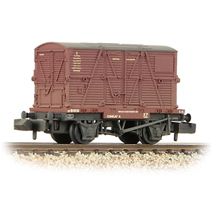 377-328C Conflat Wagon BR Bauxite (Early) with BR Crimson BD Container