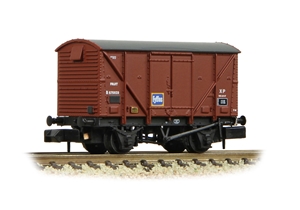 377-626B BR 12T Plywood Fruit Van BR Bauxite (Late) 