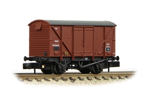 377-626C BR 12T Plywood Fruit Van BR Bauxite (Late)