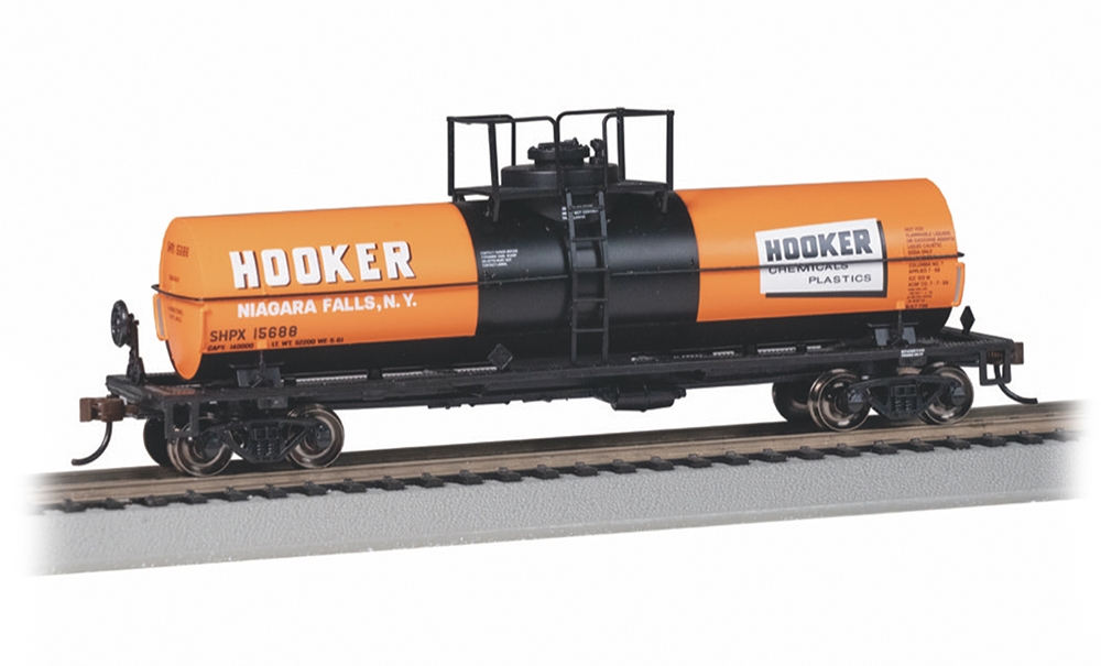 Chemical Tank Car - Hooker Chemicals #15688 W/Large Dome