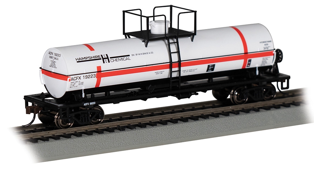 Chemical Tank Car - Hampshire Chemical #19223 W/Small Dome
