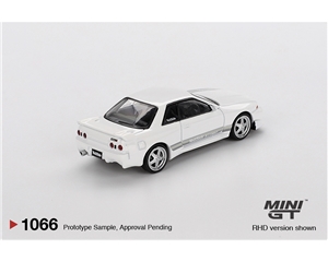 Nissan Skyline GT-R (R32) VeilSide Combat C-I White (RHD)