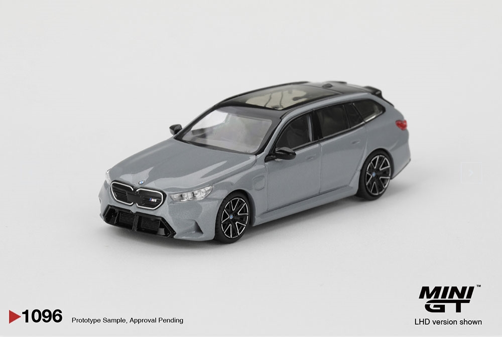 BMW M5 Touring (G99) Brooklyn Grey Metallic (RHD)