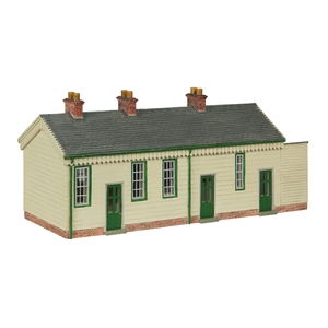 44-0187A S&DJR Wooden Station Building Green and Cream