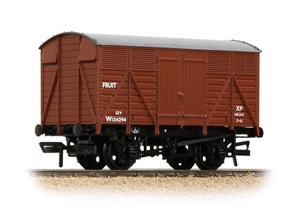 GWR 12T Fruit Van BR Bauxite (Early)