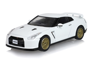 Tokyo Torque Series 10 - Nissan GTR - Custom Wheels 2007 - Pearl White