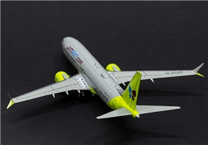 Boeing 737-8 Jin Air