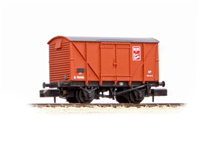 BR 12T Vent. Van Plywood Sides BR Bauxite (Early) 'Carrs Biscuits'