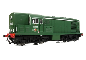 E84703 - Class 15 D8200 BR Green (Late Crest)