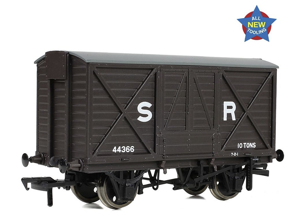 Bachmann Europe plc - LSWR 10T Ventilated Van SR Brown (Early)