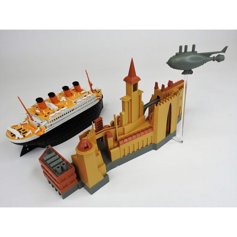 Suyata SL-001/SL-002 Titanic Seal Iceberg/Port Vehicle Scene Q Edition  Model Kit